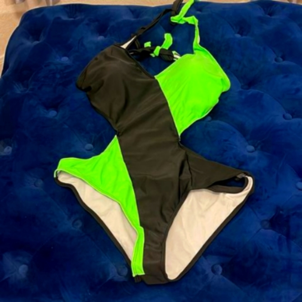 One piece swimsuit
